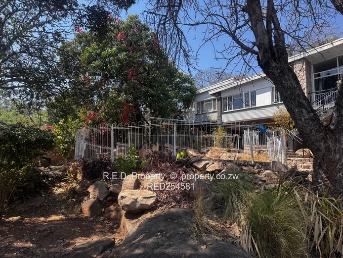 A Home Tucked Away in Burnside!