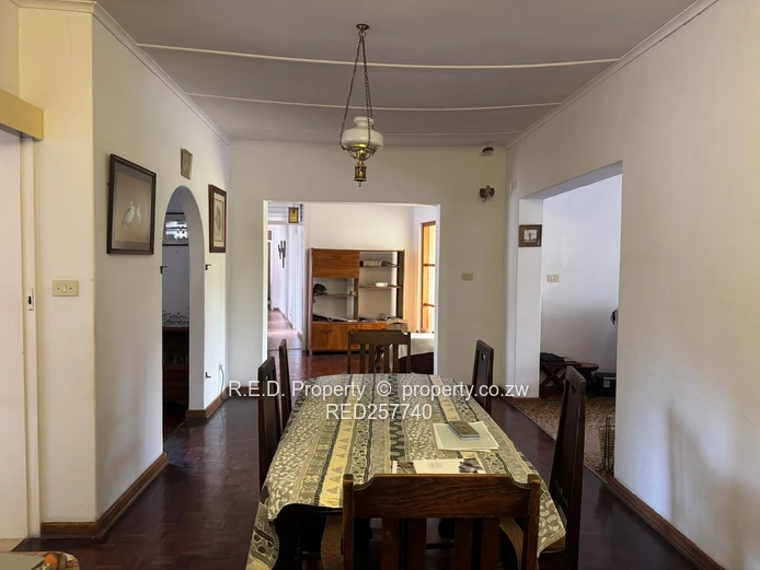 A Home With Generous Grounds In Burnside