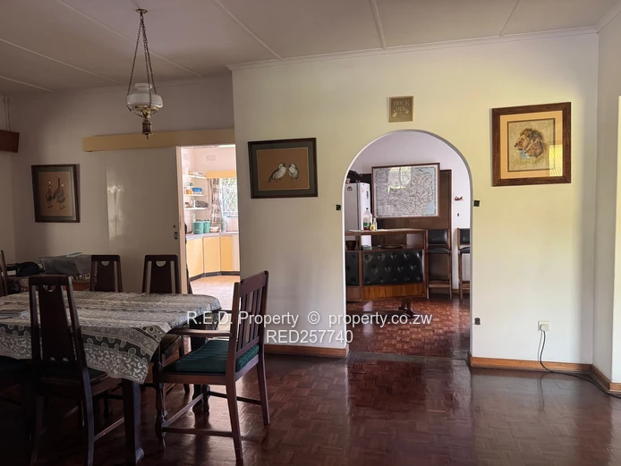 A Home With Generous Grounds In Burnside