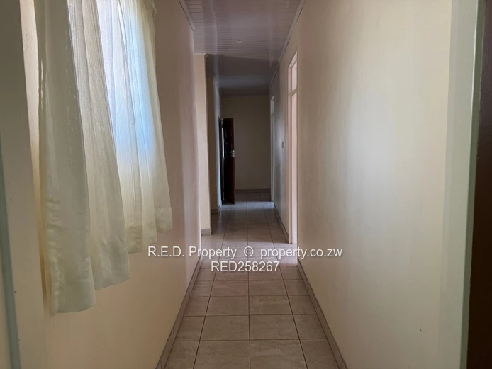 A spacious family home In New Parklands!