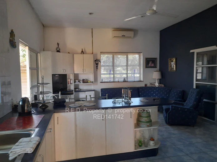  Family home with the possibility to commercial rights