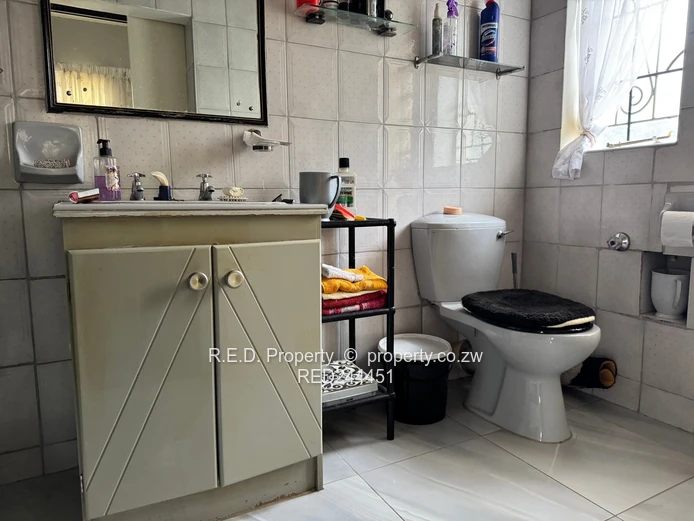 Well-Located Family Home In Woodlands!