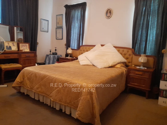  Family home with the possibility to commercial rights