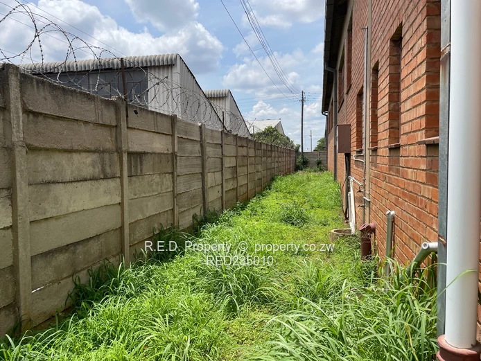 Industrial property with solid infrastructure In Kelvin 