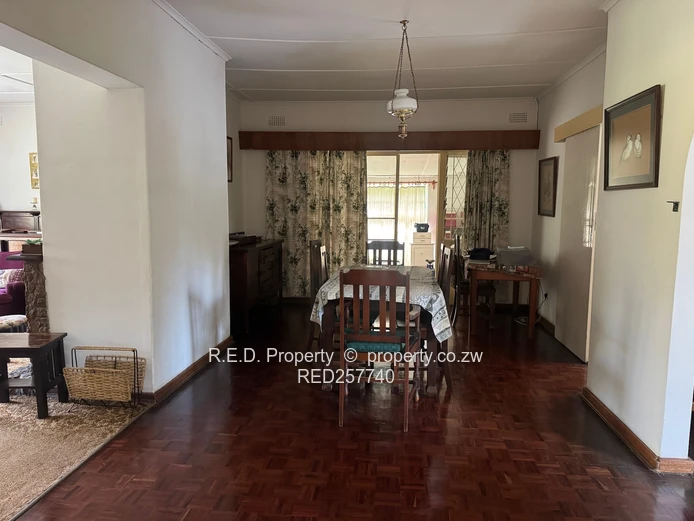 A Home With Generous Grounds In Burnside