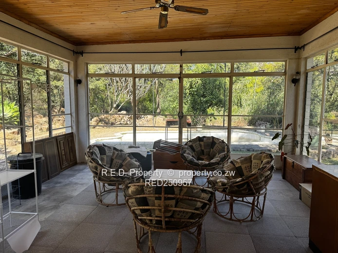 Double-Storey Family Living in Hillside!