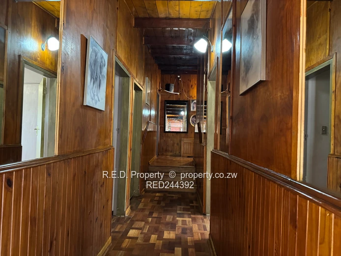 Stunning Family Residence In Hillside!