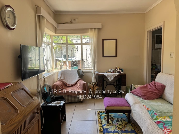 Generous land, Genuine opportunity In Burnside!