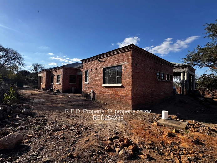 Luxury 7-Bedroom Residence with Exceptional Finishing Potential In Matsheumhlope!