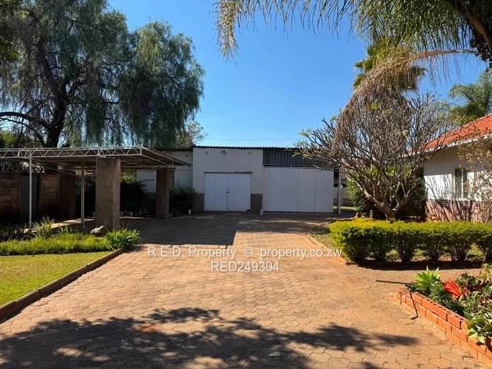 Prime Commercial Property In Bradfield!