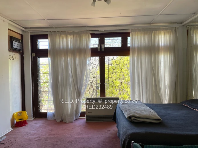 An entertainer’s paradise In Burnside!