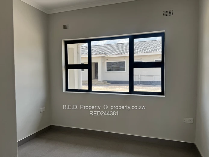 Four-Unit Townhouse Development in Hopelyn!