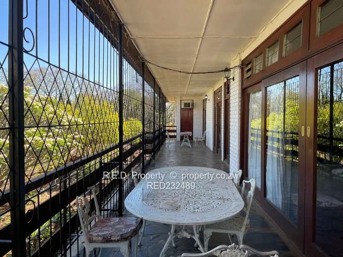 An entertainer’s paradise In Burnside!