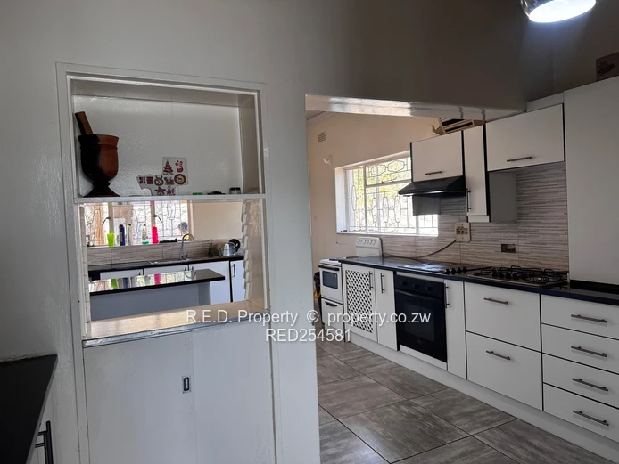 A Home Tucked Away in Burnside!