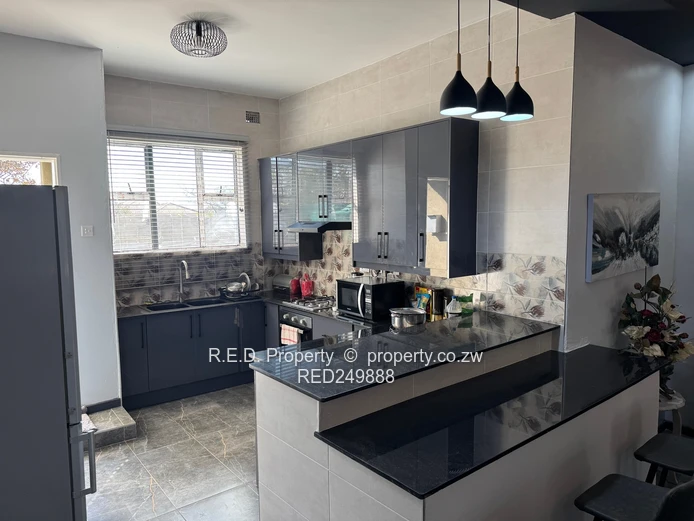 Modern Townhouse Living In Burnside!