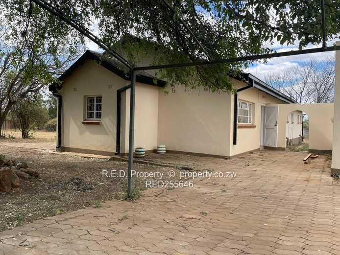 Family Home to Rent in Matsheumhlope