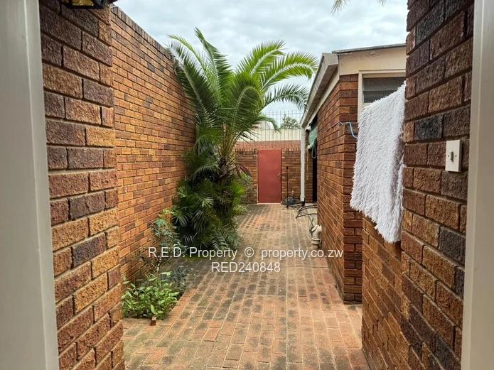 Double-Storey 2-Bed Townhouse In Ascot