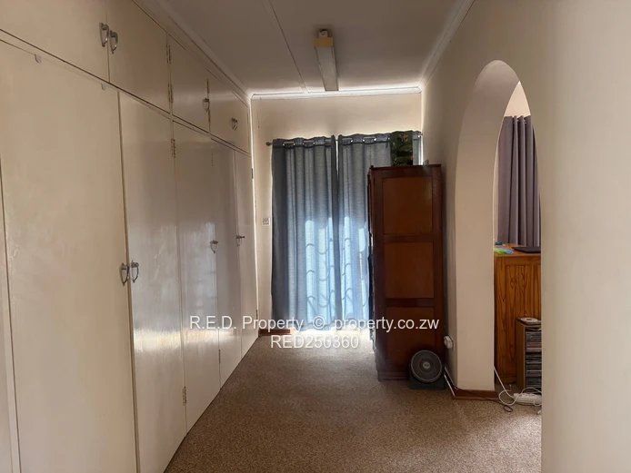 Neat Family Home In a Prime Location - Hillside!