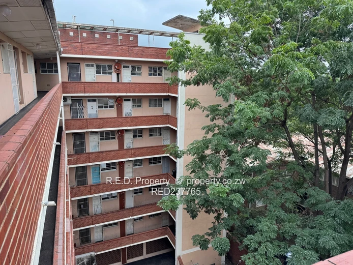 Prime-positioned one-bedroom flat in the CBD