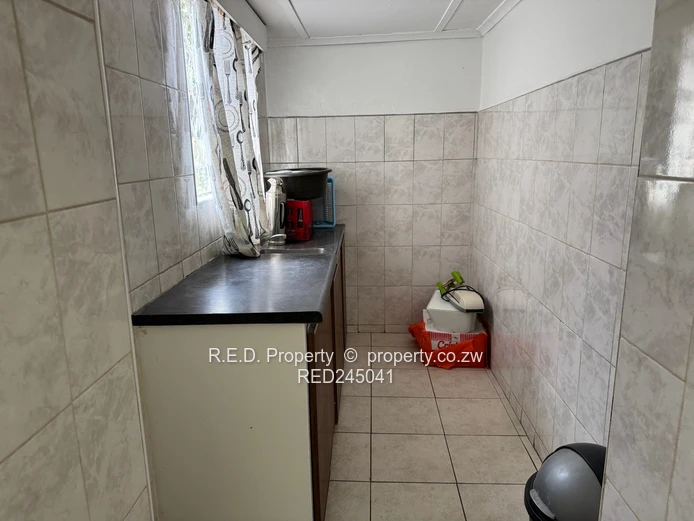 Versatile Property In Famona!