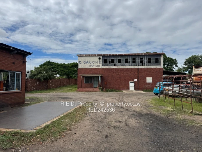 Industrial Property In a Prime Location!