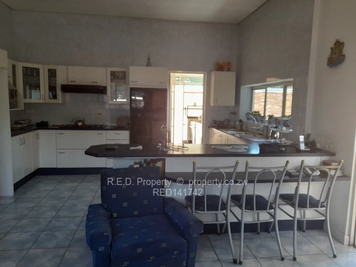  Family home with the possibility to commercial rights