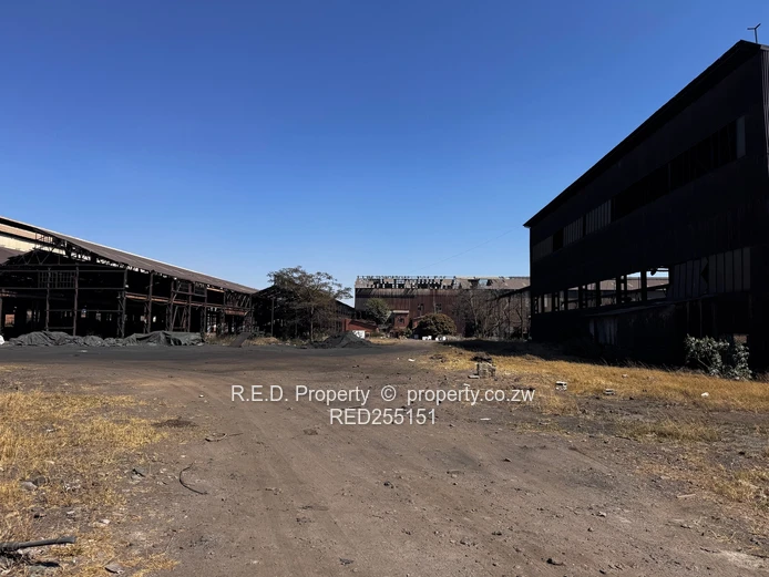 An expansive industrial and commercial complex In thorngrove!
