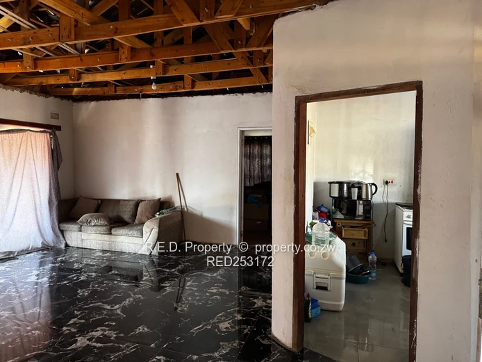 Family Home with Room to Make It Your Own In Mahatshula!