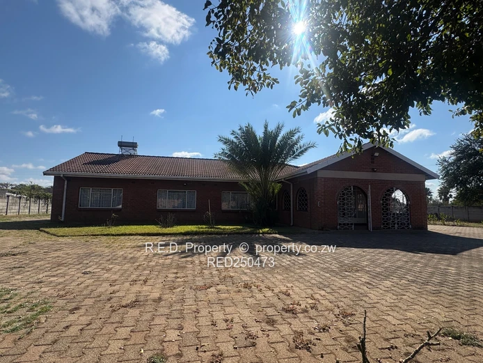 Spacious Family Home In Parklands!