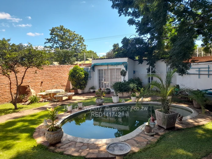  Family home with the possibility to commercial rights