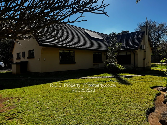 Comfortable Family Living In Hillside!