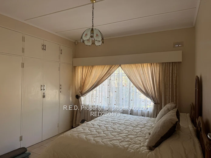 Spacious Family Home In Parklands!