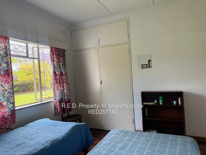 A Home With Generous Grounds In Burnside