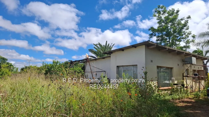 Great potential. Spacious stand. Endless possibilities In NewtonWest!