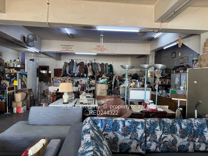 Versatile Retail, Office & Warehouse Facility