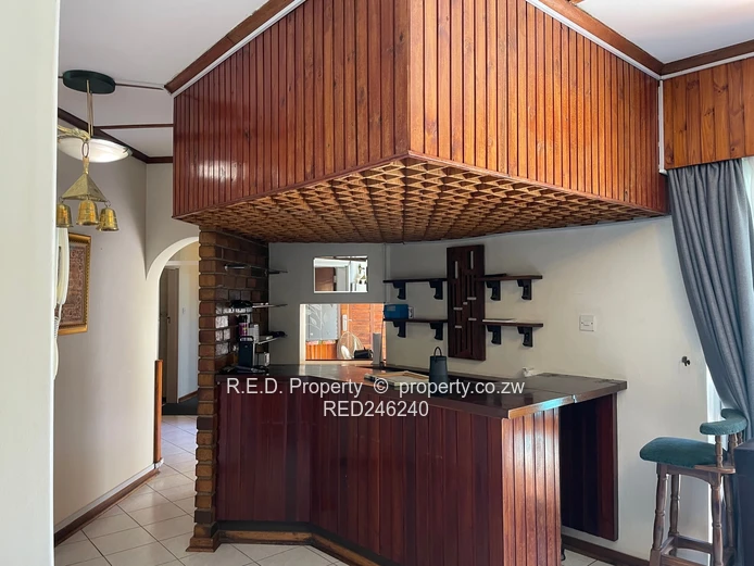 3 Bedroom House For Rent In Suburbs!