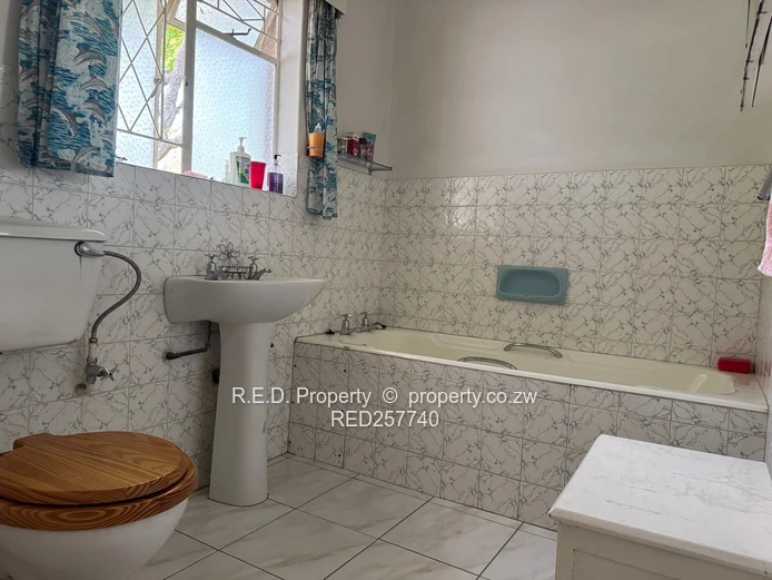 A Home With Generous Grounds In Burnside