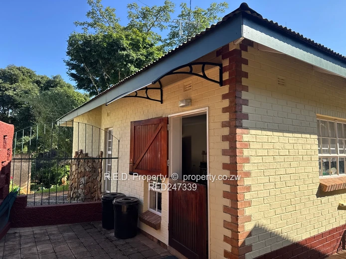Secure, Comfortable Townhouse Living In Suburbs!