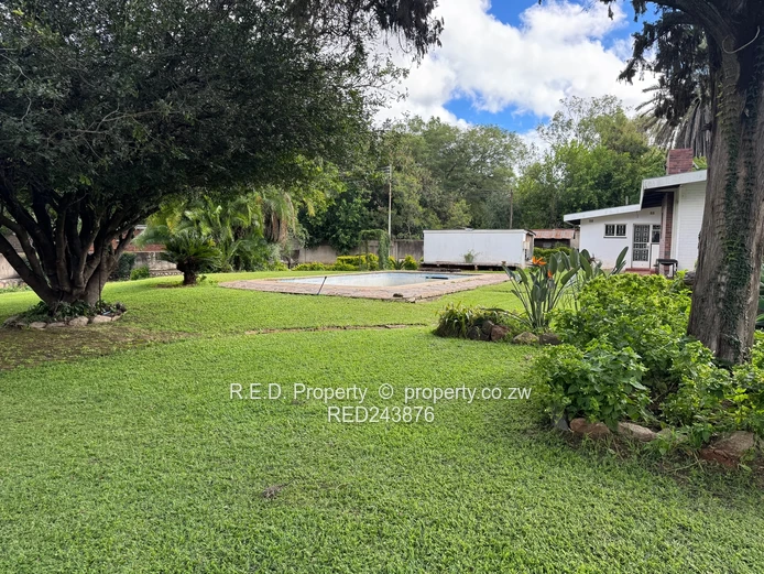 Spacious Family Home In Hillside!