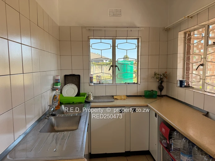 Spacious Family Home In Parklands!