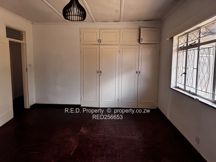 3 bedroom home to Rent in Burnside!
