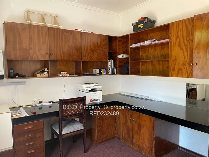 An entertainer’s paradise In Burnside!