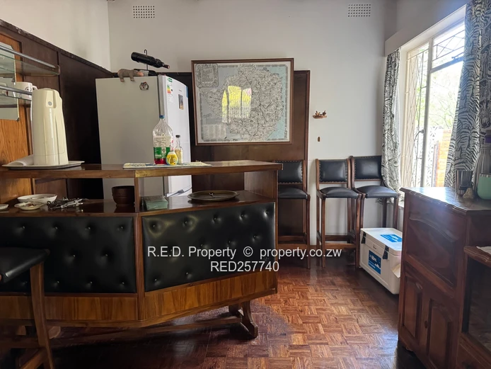A Home With Generous Grounds In Burnside