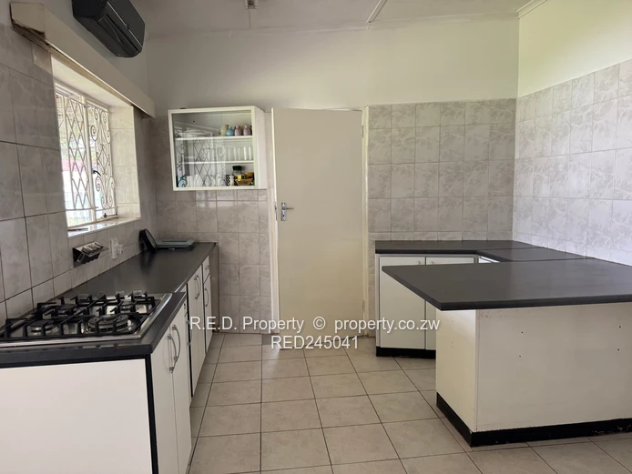 Versatile Property In Famona!