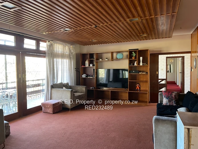 An entertainer’s paradise In Burnside!