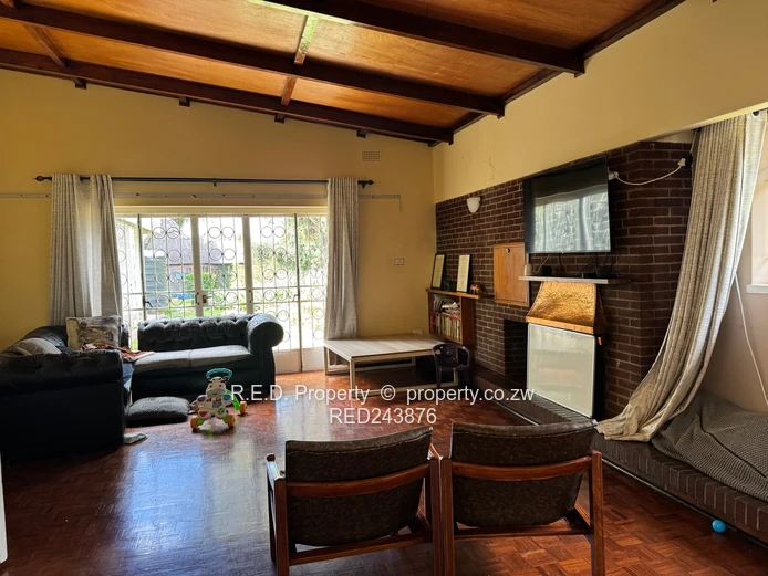 Spacious Family Home In Hillside!