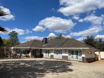 Modern Property With A Commercial Advantage!